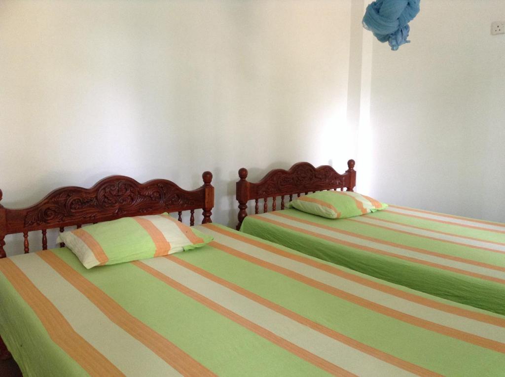 Lagoon Inn room 6