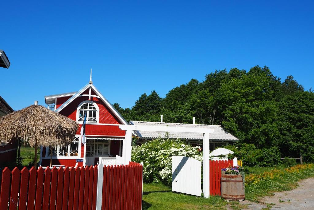 Leesi Puhkemaja room 1