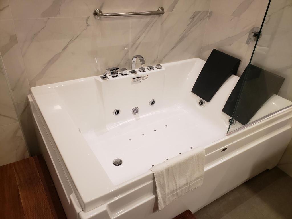 Hotel Lexus – Photos 2