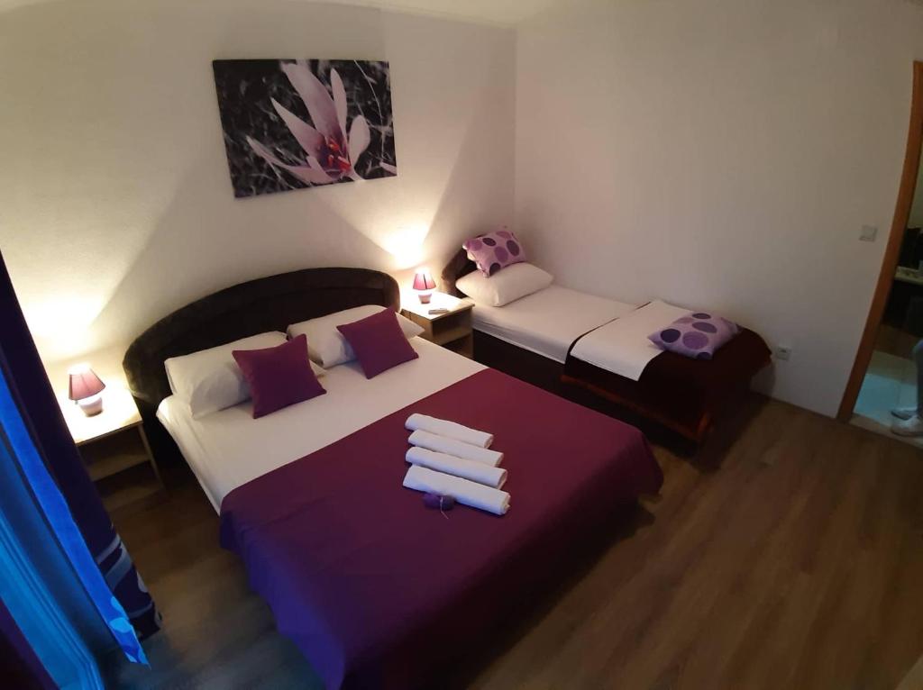 Apartments Leža room 1