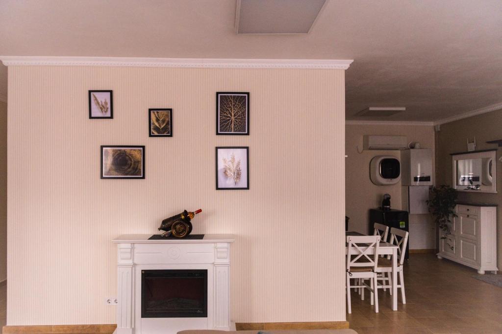 Lira Holiday Apartments room 6