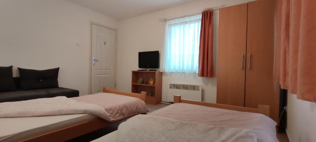 Apartman Lokum room 1
