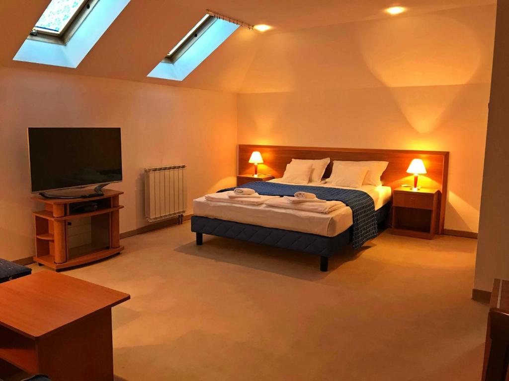 Motel M room 3