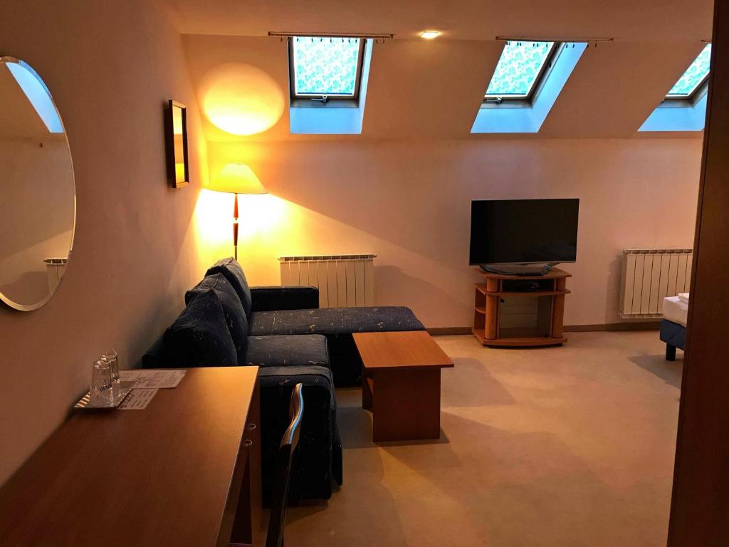 Motel M room 4
