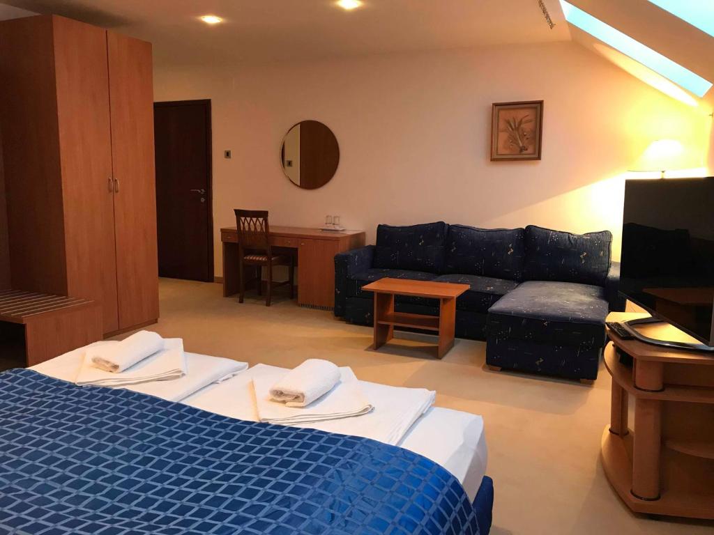 Motel M room 6