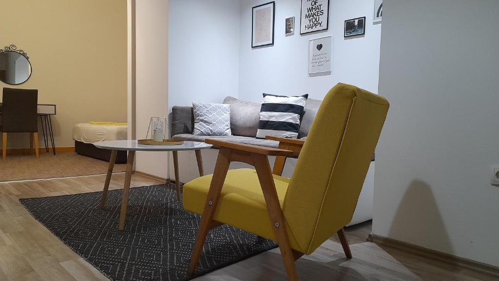 Apartment Mana room 2