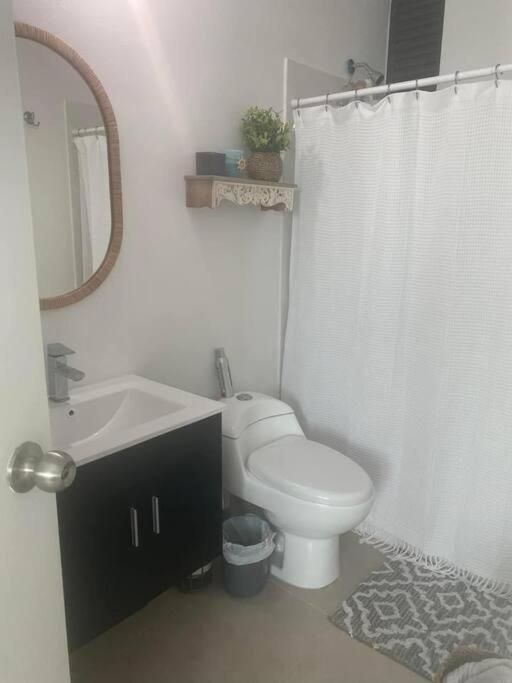 CORAL BREEZE MARBELA CASA DE PLAYA room 2