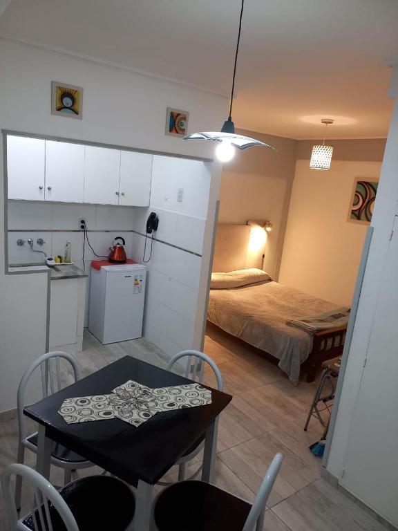 Meir 10 room 1
