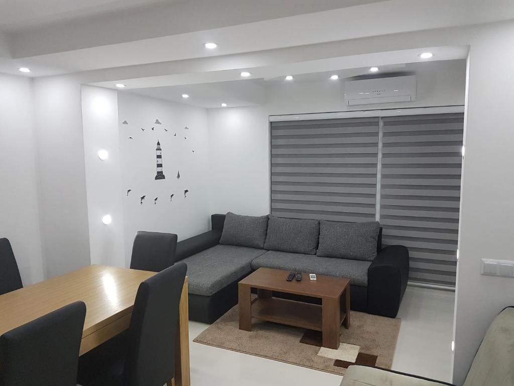 Apartments Mešić room 1