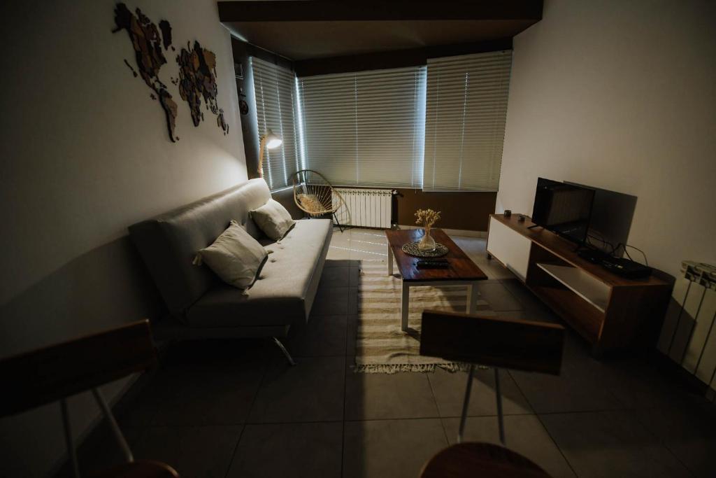 Mystic Mountains - Bienvenido/Welcome. Check in & Chill room 2