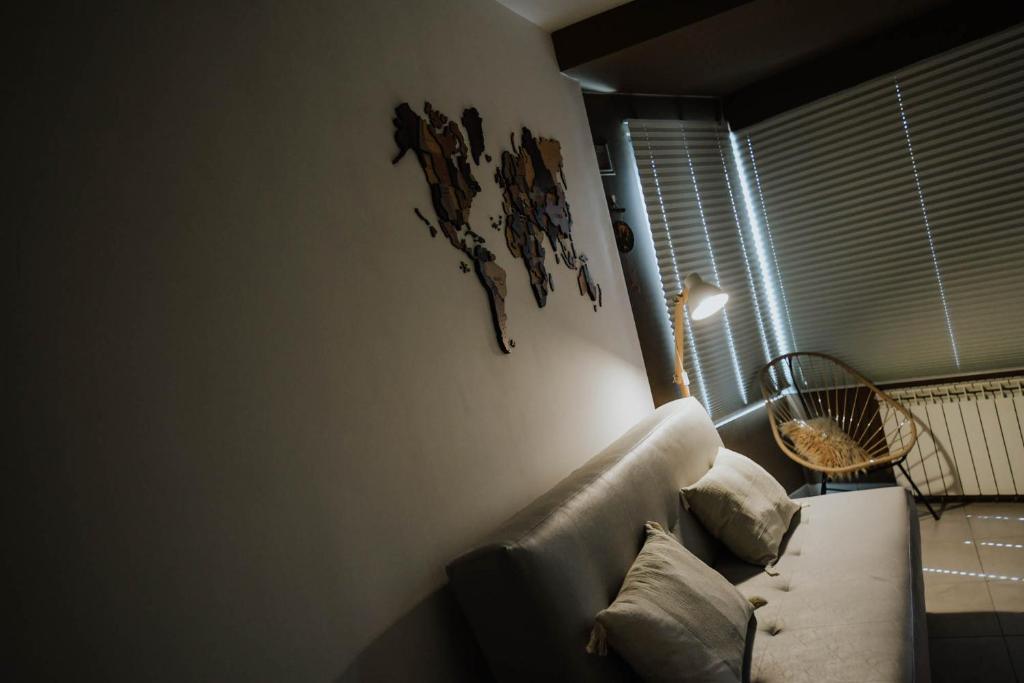 Mystic Mountains - Bienvenido/Welcome. Check in & Chill room 3