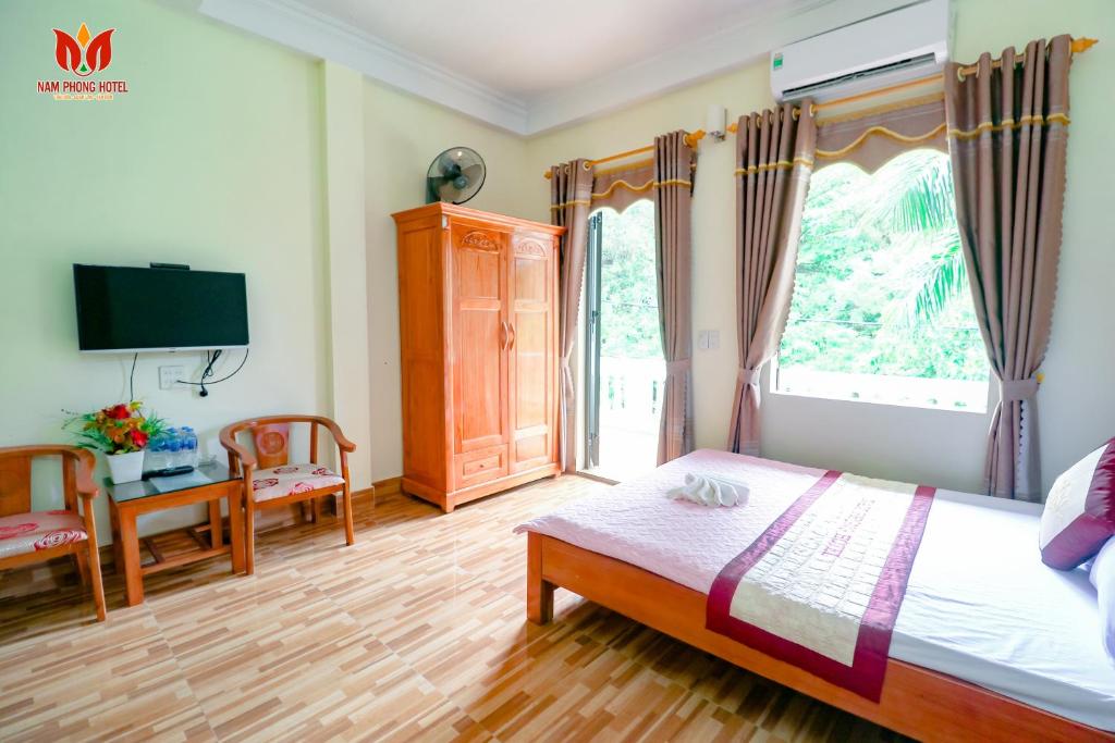 Quan Lan Nam Phong Hotel room 2