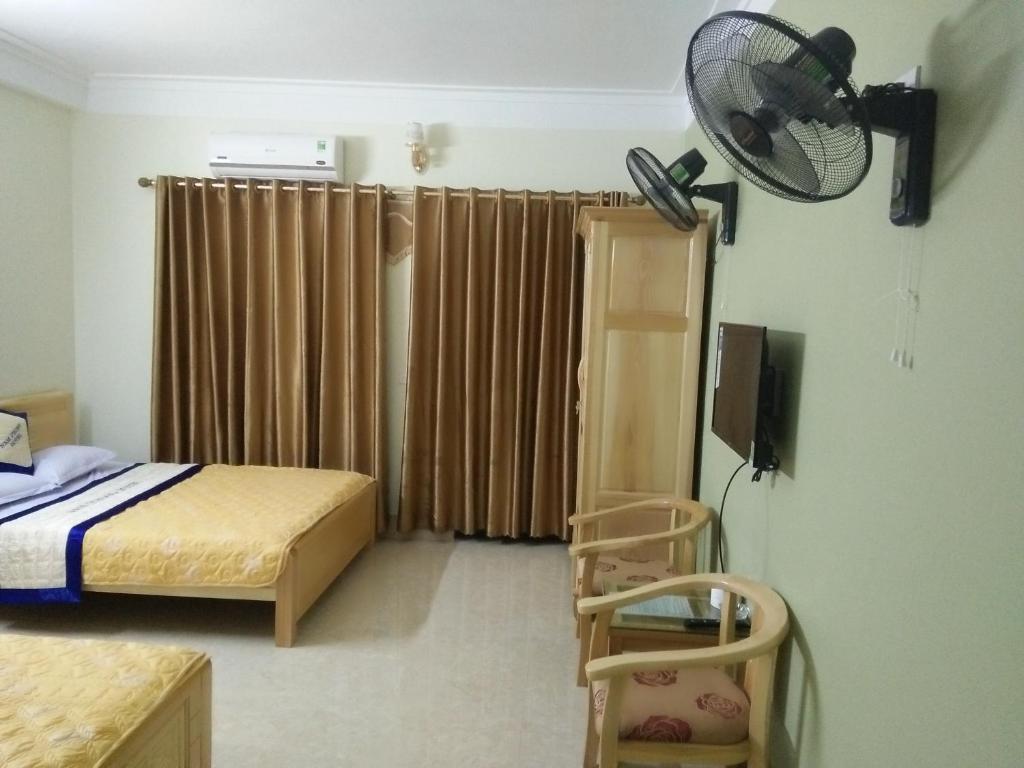 Quan Lan Nam Phong Hotel room 3