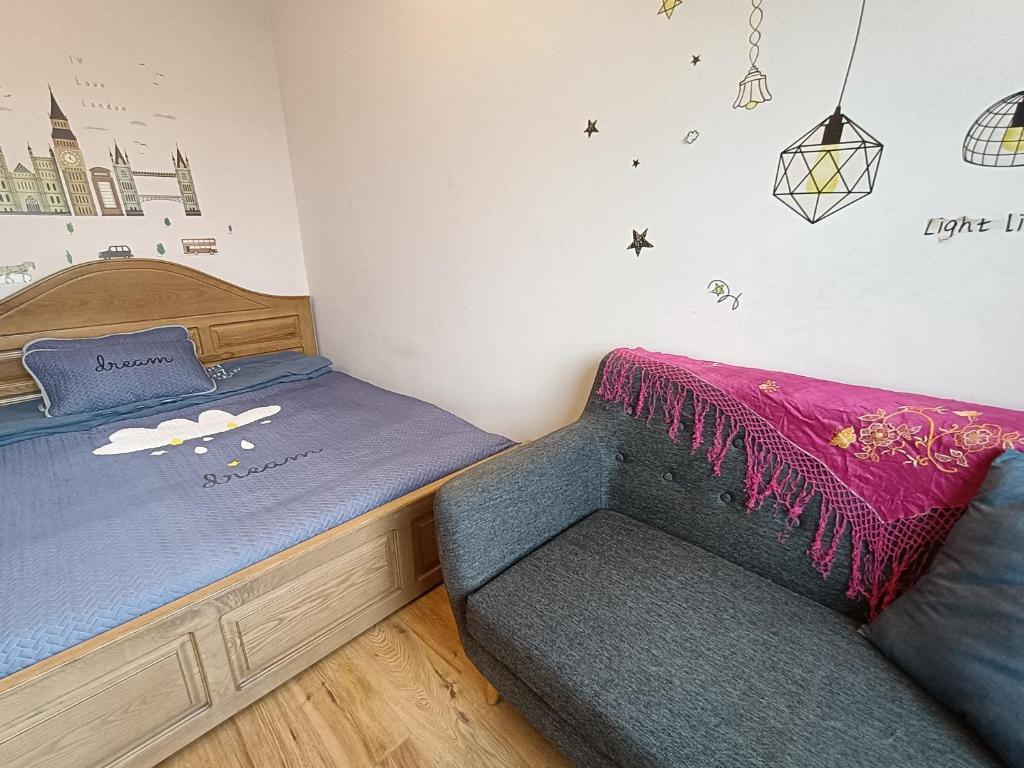 Private room 2 in Nup Saigon Homestay room 2