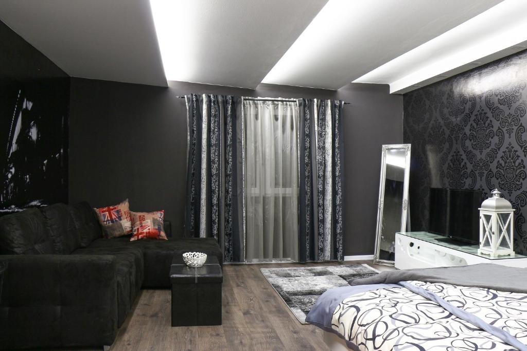Old Corner Apartments room 4