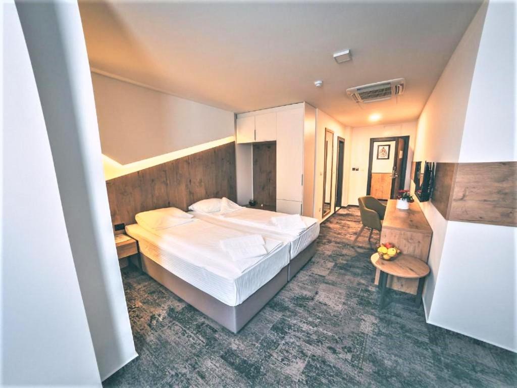 Orange Hotel – Photos 3