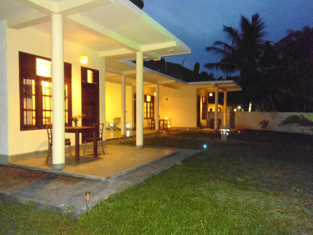 Pelli Riverine room 2