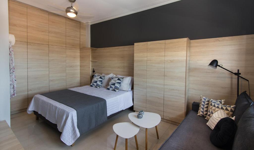 Phaedra's Studios room 2