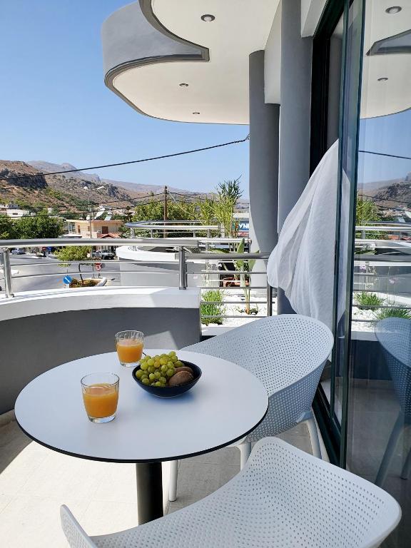 Phaedra's Studios room 6