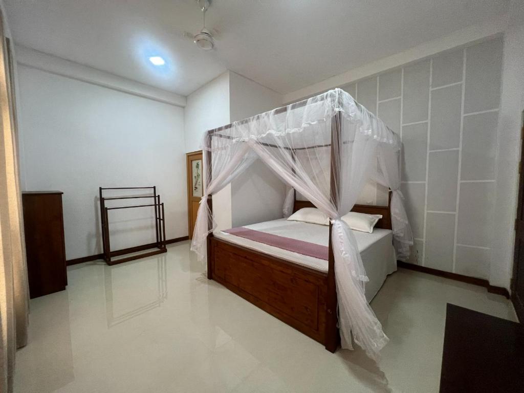 Plantation Inn room 2