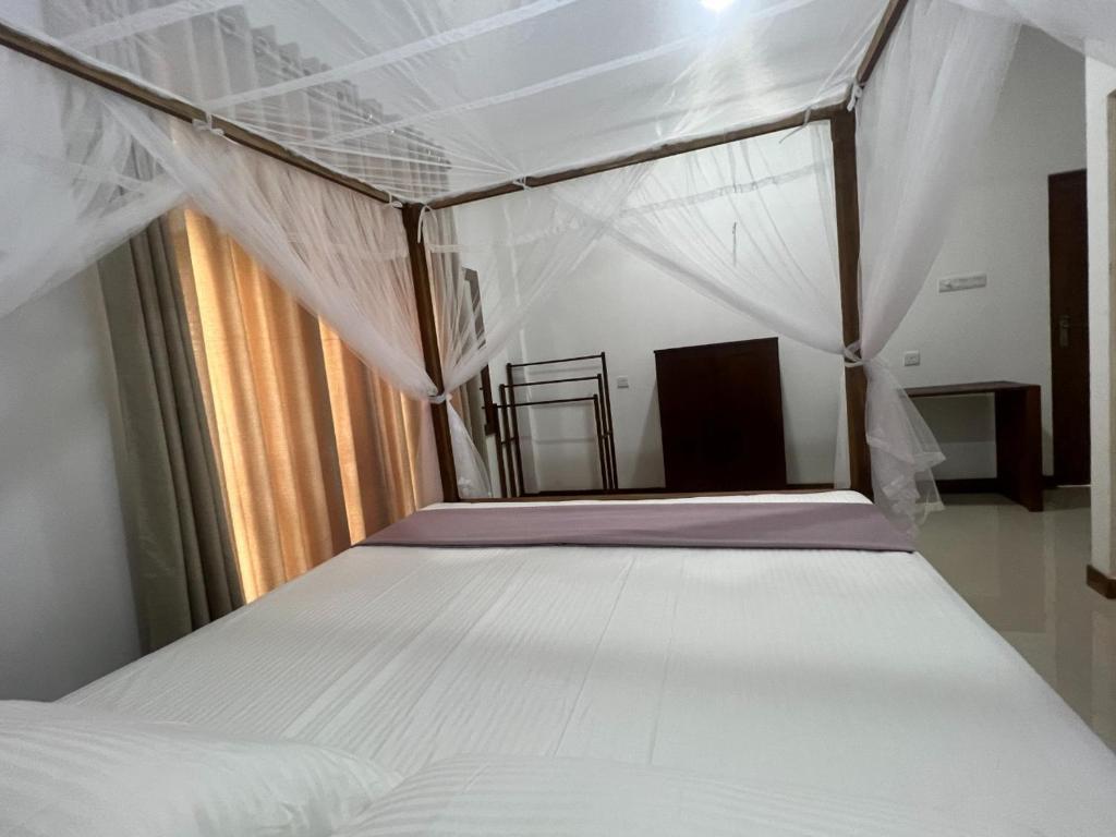 Plantation Inn room 5