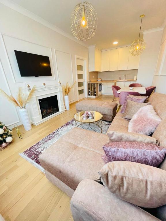 Stan na dan "Apartman Purple" room 2