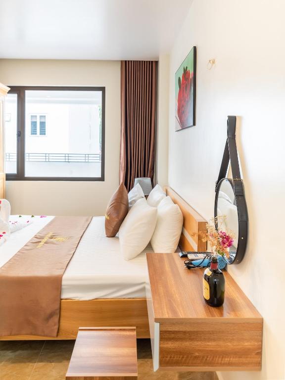 Cat Ba Rose Nhung Hotel room 6