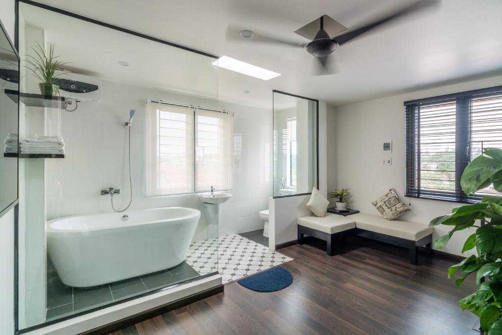 Shadyside room 6