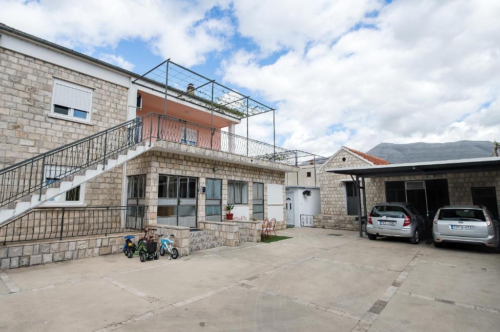 Slobo Apartment room 3