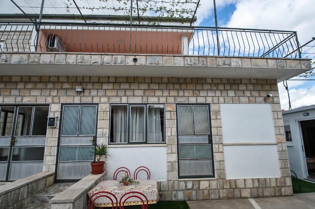 Slobo Apartment room 4