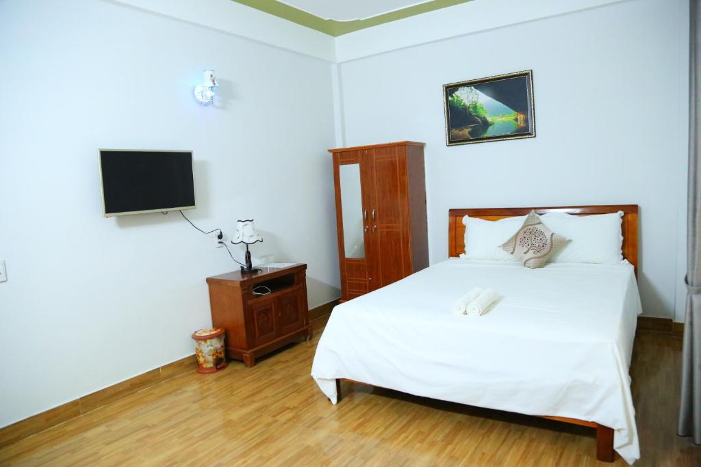 Son Tinh Hotel room 6