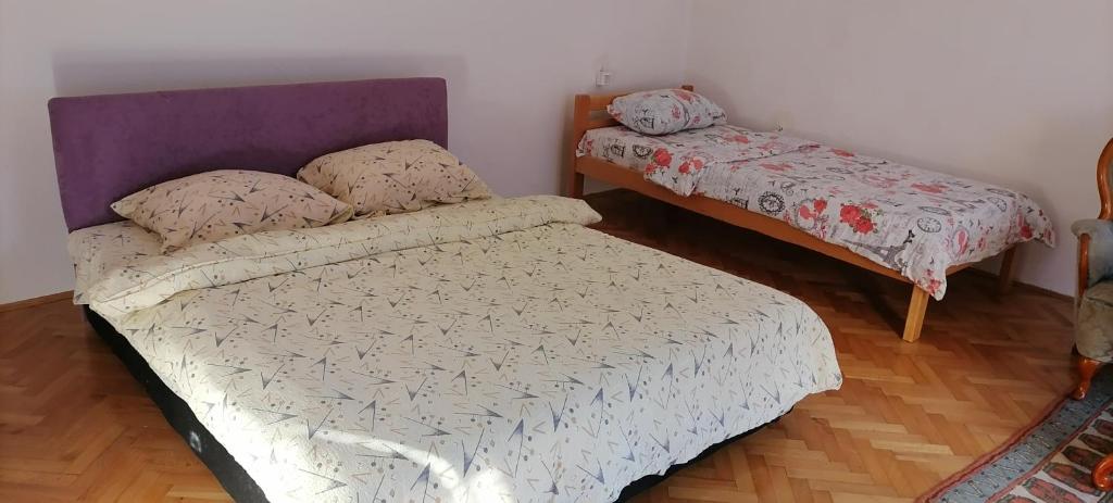 Apartment Splitska room 2