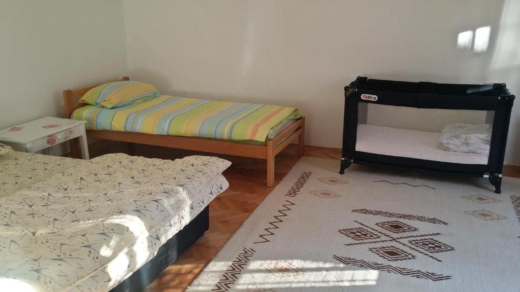 Apartment Splitska room 3