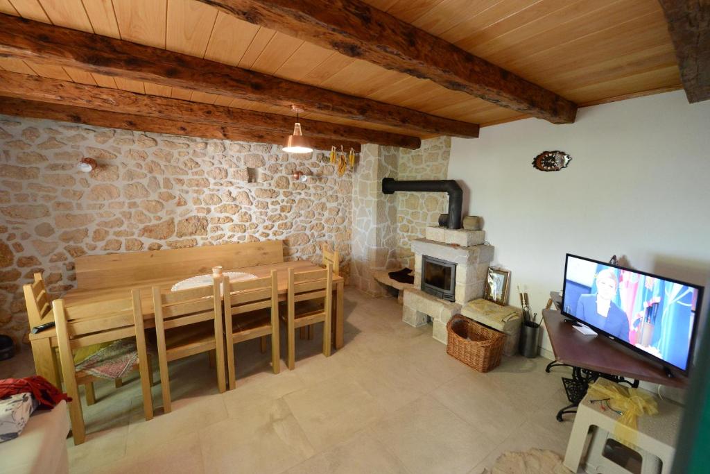 Stone Pearl room 1