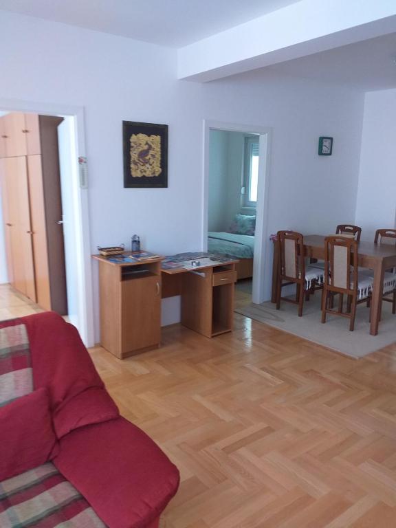 Studio Centar room 1