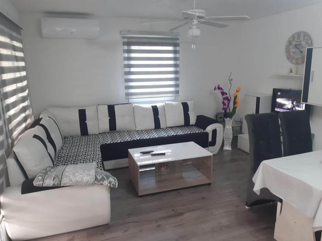 Vikendica SUNCE room 1