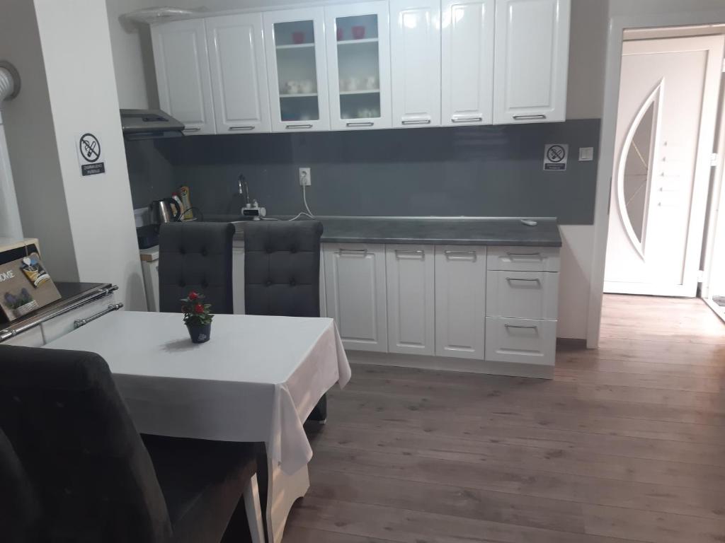 Vikendica SUNCE room 5