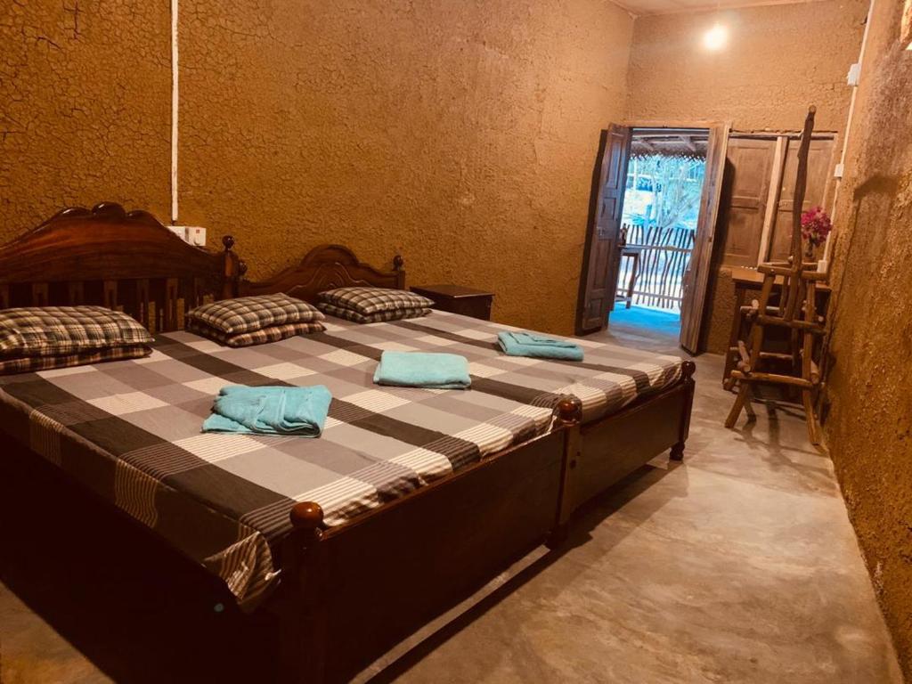 Sun Up Hiriketiya Dickwella room 6