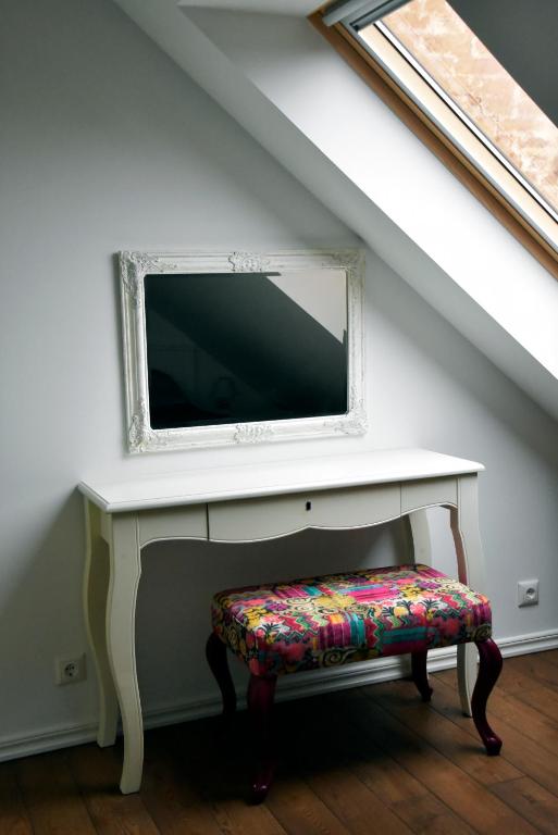 Suur-Sepa apartement room 6