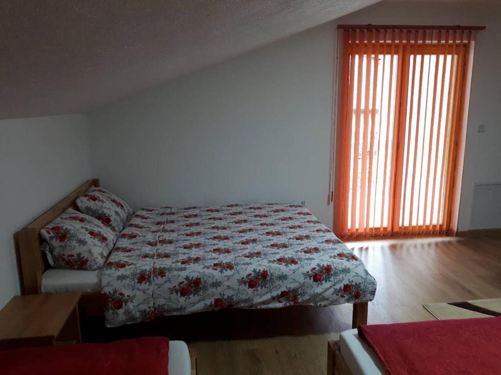 Apartmani Tajra room 5