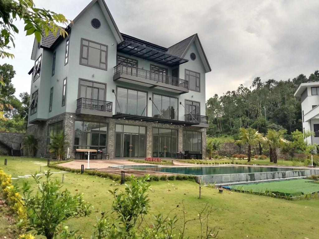 LIVIE Tam Dao Golf Villa room 2