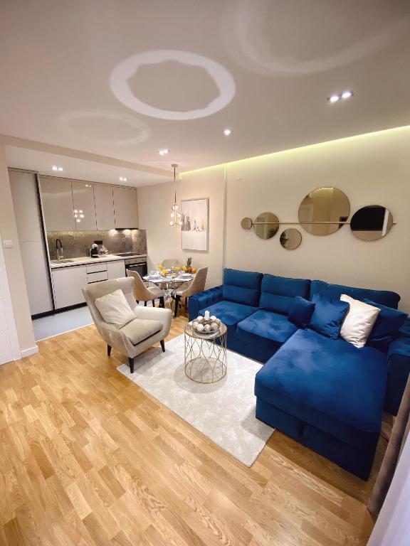 Tiffany Lux Apartment room 3