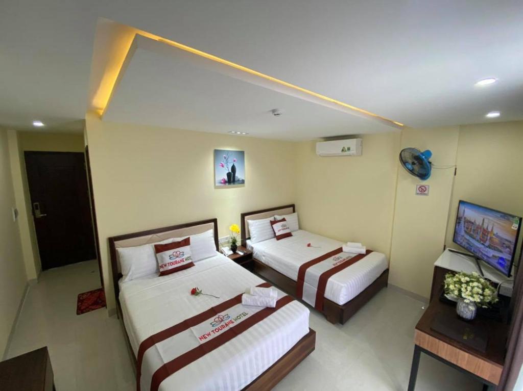 New Tourane Hotel room 2