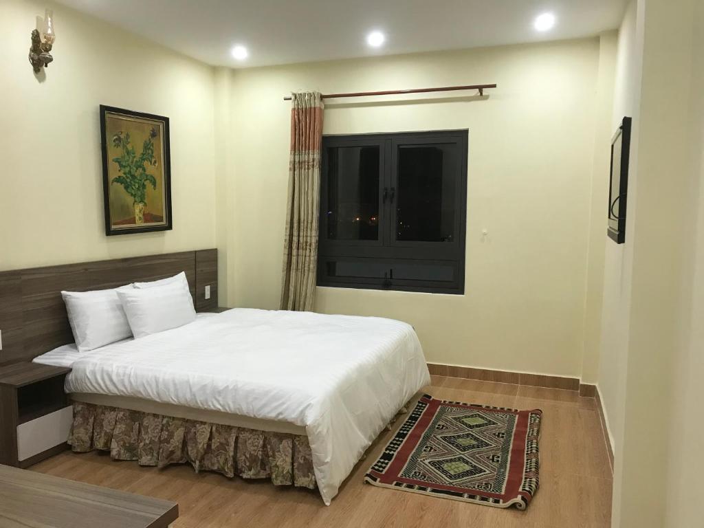 Ngoc Tran Hotel room 6