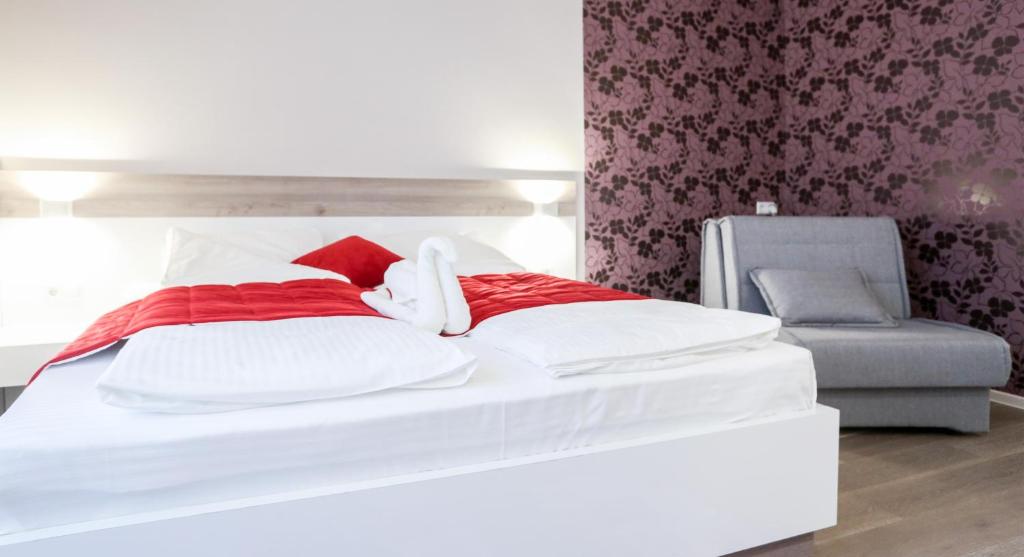 Urban Apartments Strossa room 5