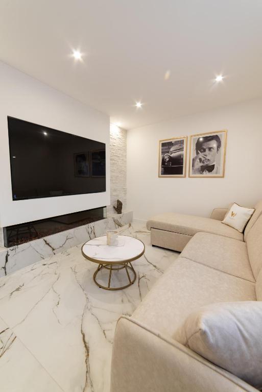 White House Sarajevo room 1