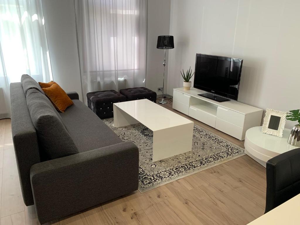 Zair Apartments room 2