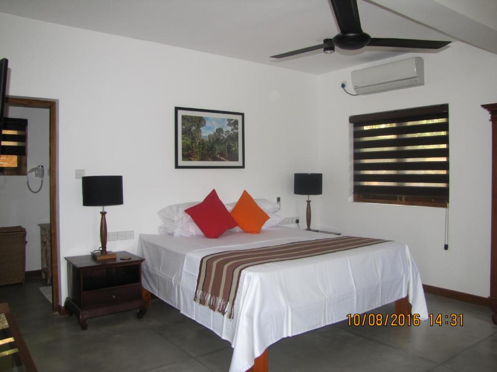 Zee's Garden room 2