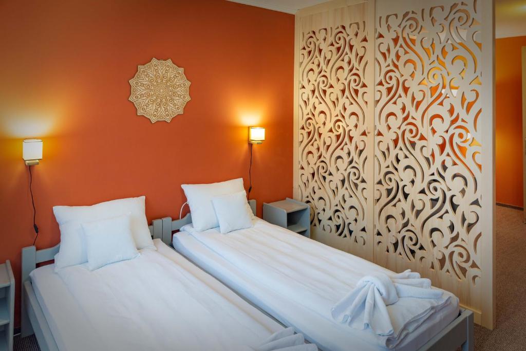 Zsuzsi Apartman room 5